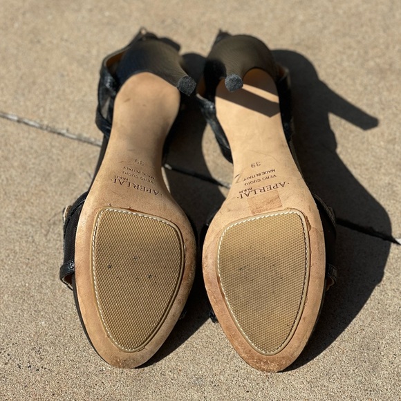 Aperlai winged leather heel - Picture 6 of 6